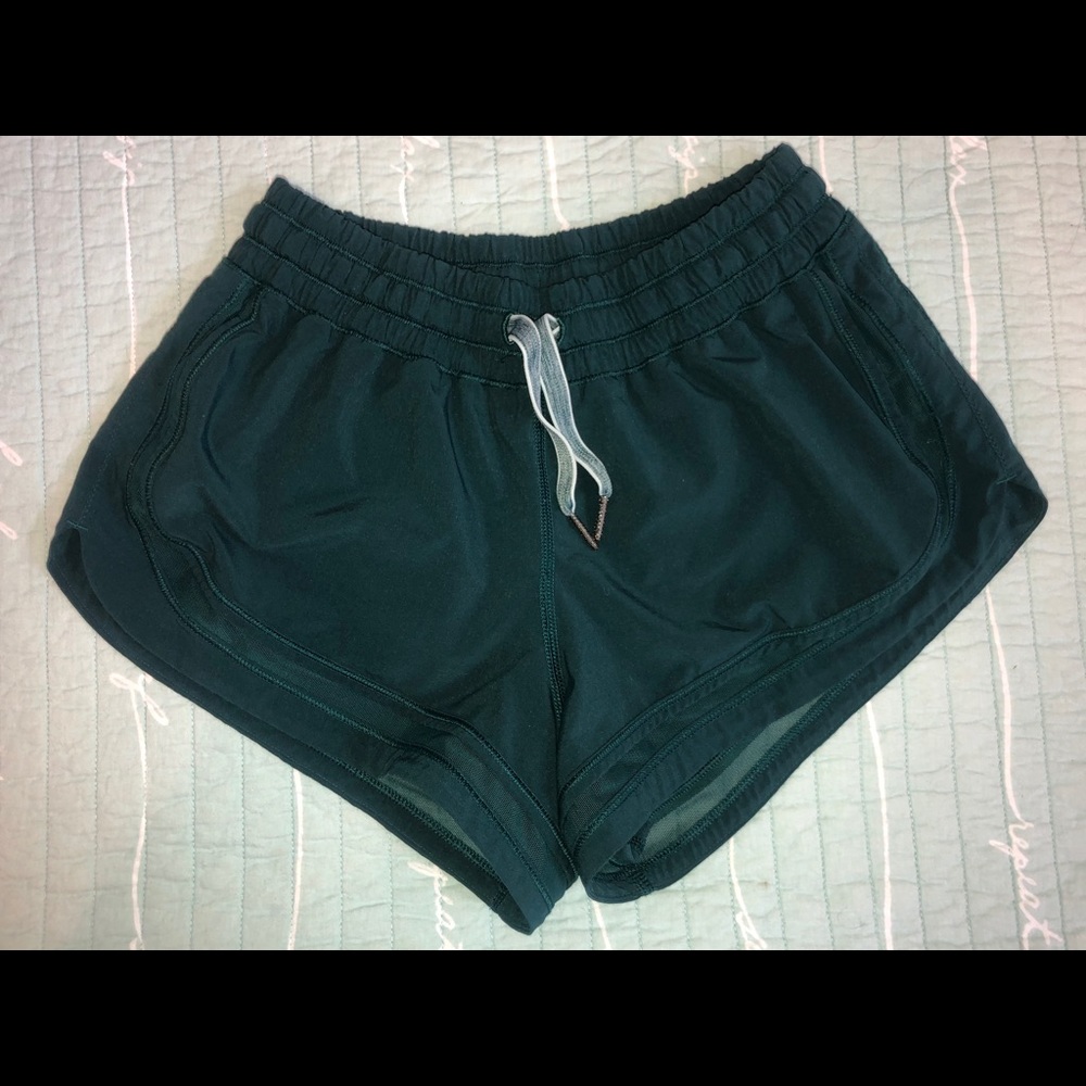 Lululemon make a move shorts size 6
